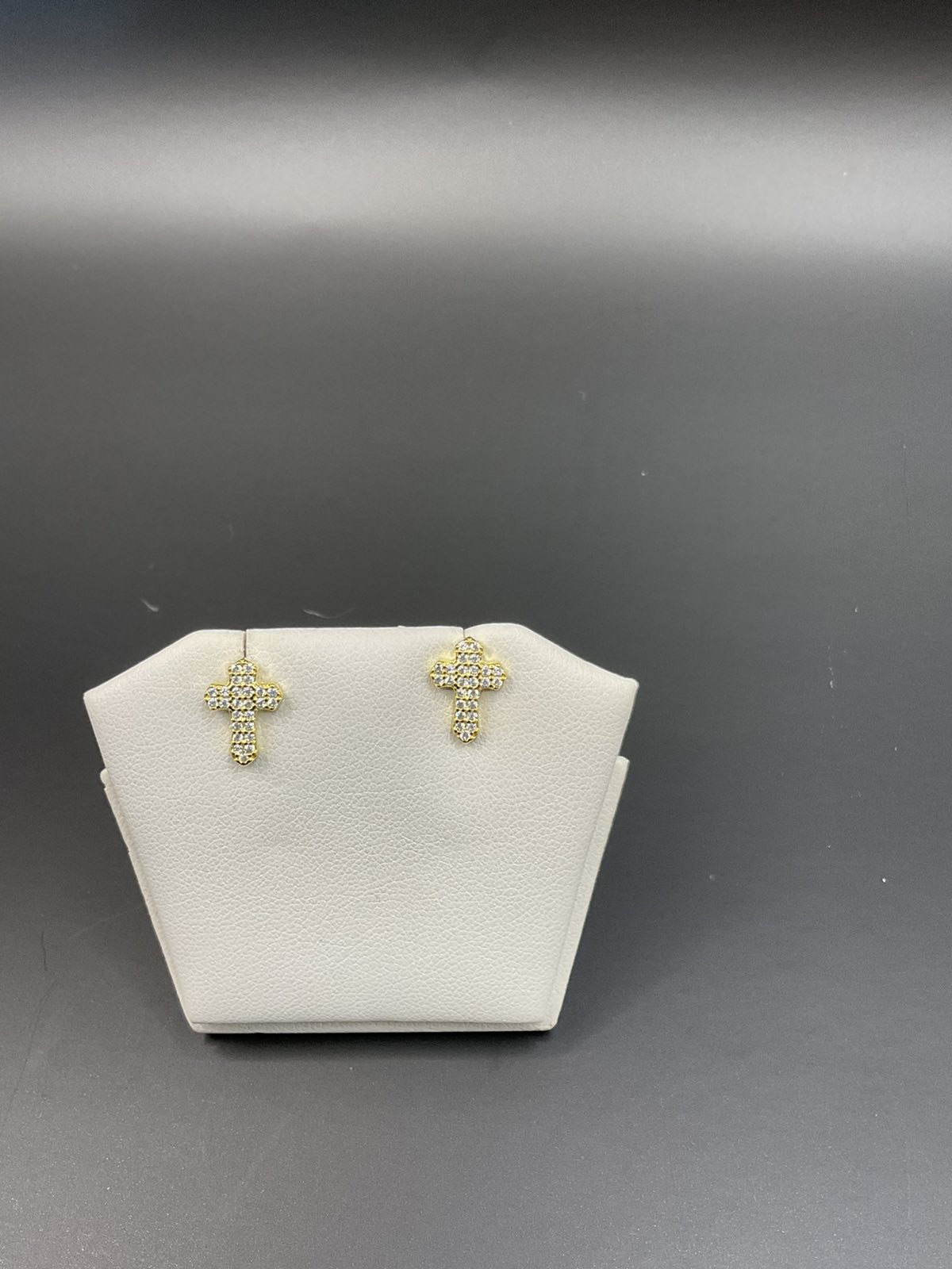 Καρφωτά σκουλαρίκια σε χρυσό σταυρός